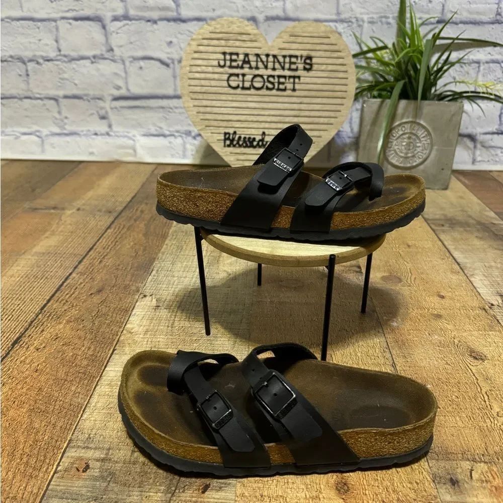 Mayari Women's Birko-Flor Black Birkenstock’s
Size 36 US 5-5.5